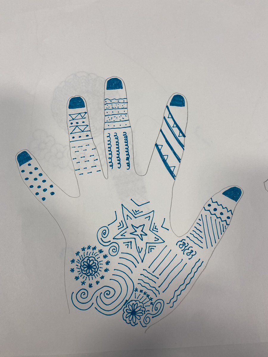 Miss Robertson tweet media