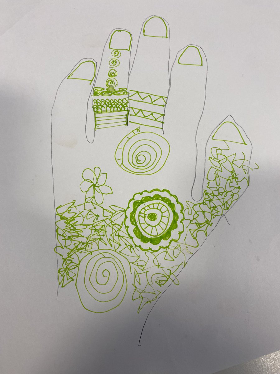 Miss Robertson tweet media