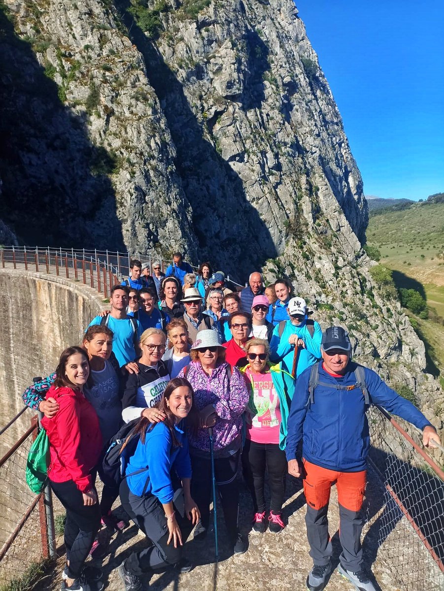 ayuntapruna's tweet photo. 🚍 Esta mañana hemos realizado un viaje turístico a "La presa de los caballeros" y a "La cueva del gato", situadas en la Serranía de Ronda. https://t.co/bdTkbm8Sxw