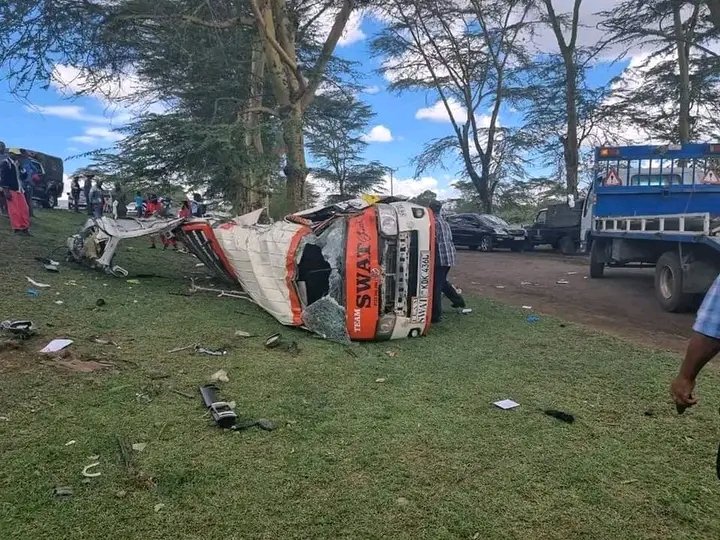 Sad News 😢
At Naivasha a Nissan that was ferrying students home has been involved in an accident 😢😢. Several students have been feared dead while the injured have been rushed to Naivasha level 5 hospital.