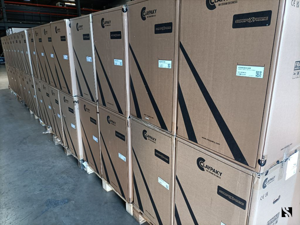 Dimatec_Light's tweet image. Des Sharpy X Frame et Tambora Linear 100 de @ClayPakyNews chez Sgroup ! 

#claypaky #sharpyxframe #tamboralinear #light #lightdesign #igniteyourshow