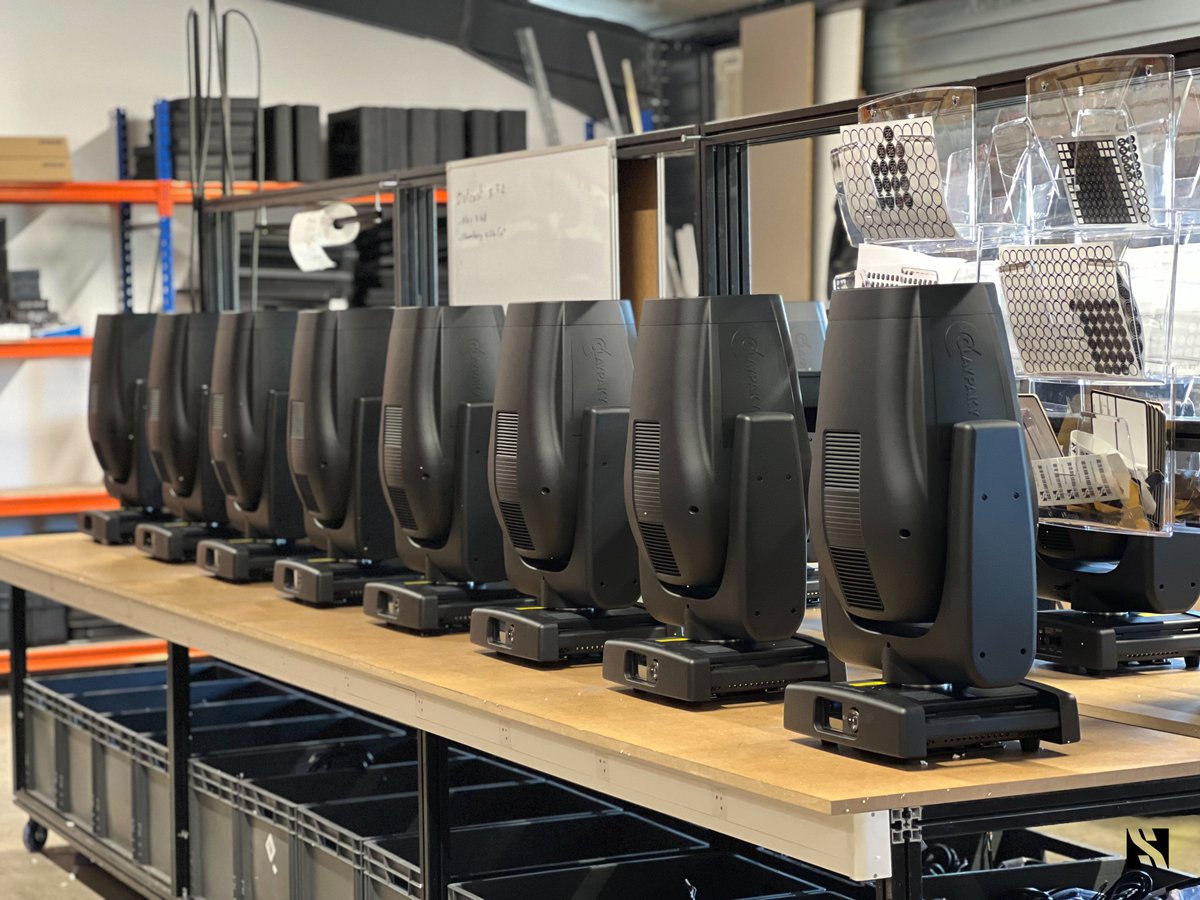 Dimatec_Light's tweet image. Des Sharpy X Frame et Tambora Linear 100 de @ClayPakyNews chez Sgroup ! 

#claypaky #sharpyxframe #tamboralinear #light #lightdesign #igniteyourshow