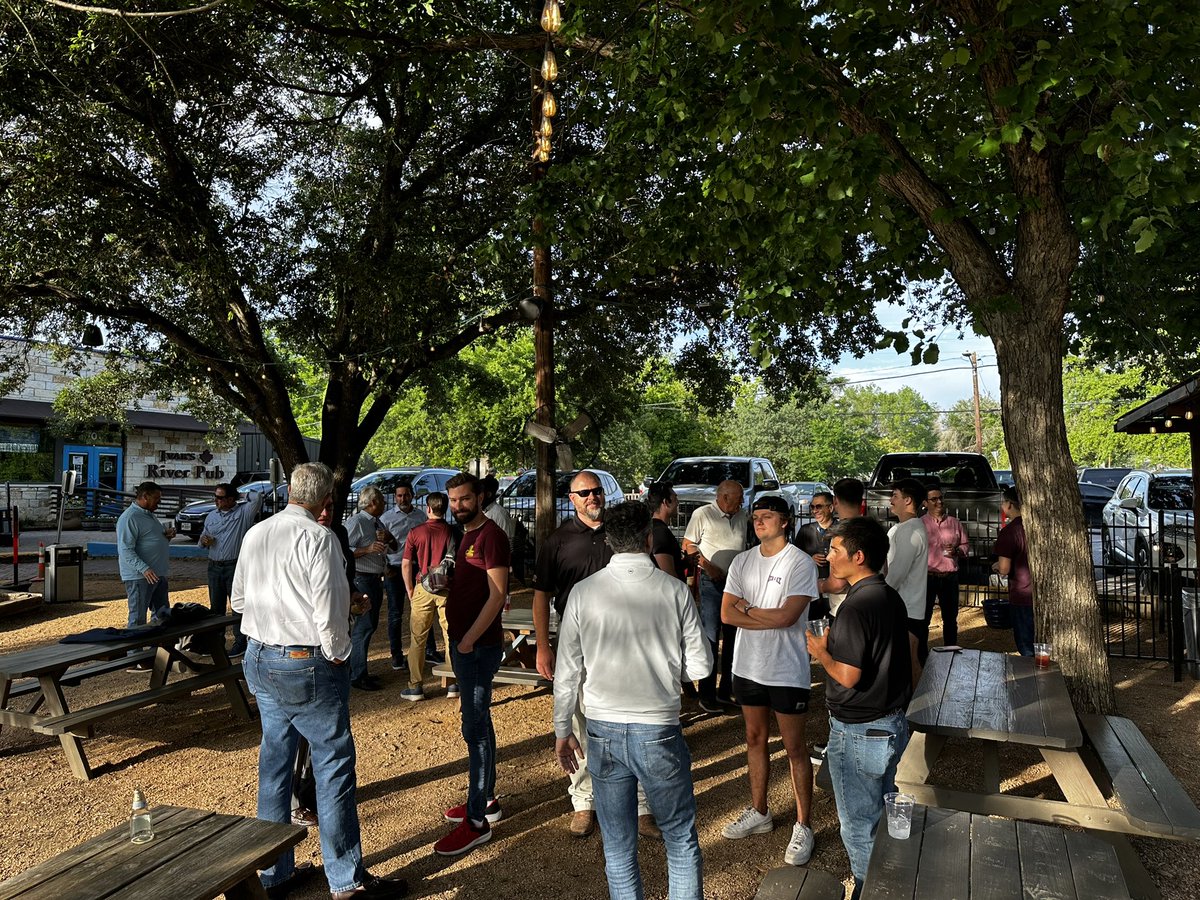 jgalassini's tweet photo. We had the pleasure of hosting students in the @txst_cim program at a social mixer in San Marcos, Texas. It was great to meet students excited about our industry and be able to share how we are #Buildingabetterfuture at @CEMEX_USA https://t.co/bokotUl1s4