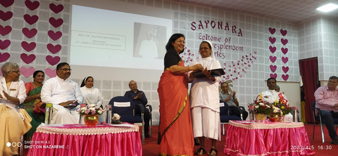 StJohns_Blr's tweet photo. After 16 years of #tireless #devoted service in #SJCON #LtCol Prof. Reena Menon retired from the post of Principal #SJCON on 5th April '23
A Farewell ceremony organized by @StJohns_Blr attended by EC Members, Students &amp; Faculty
#RevSr Sajitha M took over charge from Prof. Reena https://t.co/ep1RtlWvsC