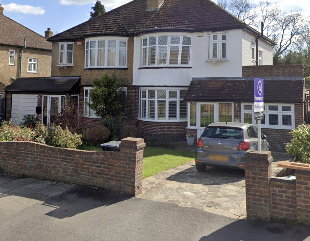 Before and after pictures of a driveway installed using @MarshallsReg savanna linear block paving #driveways #paving #Bromley #kent #beckenham #orpington #pettswood