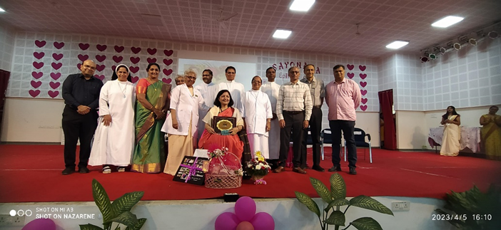 StJohns_Blr's tweet photo. After 16 years of #tireless #devoted service in #SJCON #LtCol Prof. Reena Menon retired from the post of Principal #SJCON on 5th April '23
A Farewell ceremony organized by @StJohns_Blr attended by EC Members, Students &amp; Faculty
#RevSr Sajitha M took over charge from Prof. Reena https://t.co/ep1RtlWvsC