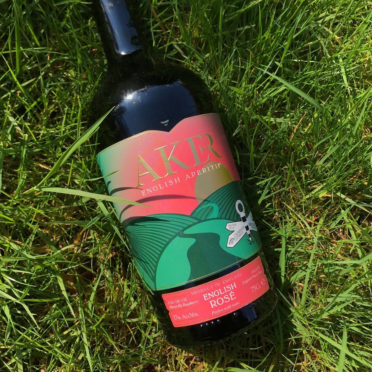 bordeaux_index's tweet image. Spring is in the air... 🌸

As we anticipate the approaching warmer days, we’re looking forward to sitting out in the sun and enjoying a refreshing afternoon aperitif. 

Discover AKER English Rosé today at ⬇️

bordeauxindex.com/fine-wine/spir…

@english_aker 

#aker #englishrose #roselover