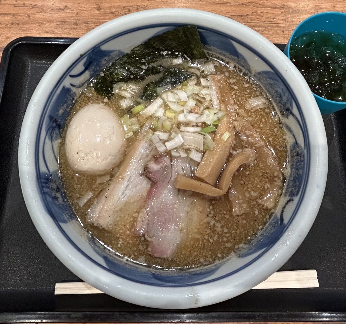 tetsuya_ramen's tweet photo. #GOTON
@宇都宮市陽東
味噌中華そば
・味玉TP(サービス券)
休麺日のはずが何故かフードコートでらーめん🍜ゴートンの味噌は生姜が良い仕事してて⭕️
炙ったチャーシューの薫りも👍…薄いけど
2023-57 https://t.co/KC25XNnkCU