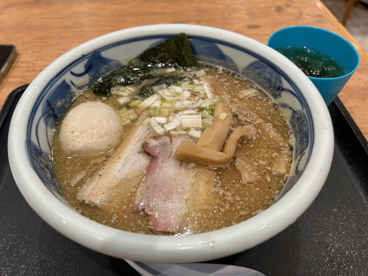 tetsuya_ramen's tweet photo. #GOTON
@宇都宮市陽東
味噌中華そば
・味玉TP(サービス券)
休麺日のはずが何故かフードコートでらーめん🍜ゴートンの味噌は生姜が良い仕事してて⭕️
炙ったチャーシューの薫りも👍…薄いけど
2023-57 https://t.co/KC25XNnkCU