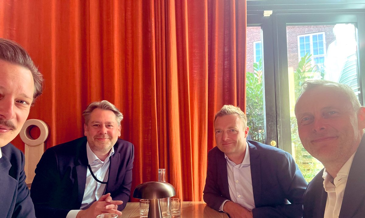 Tak til ITM8 CEO <a href="/henrikkastbjerg/">Henrik Kastbjerg</a> &amp; Claus Sommer for en super god snak sammen med <a href="/KlyngeC/">Casper Klynge</a> om den danske og europæiske digitale dagsorden. Om cybersikkerhed, cloud, AI og IT-kompetencer. Og om hvordan vi sikrer optimale rammevilkår for digital vækst og jobskabelse i 🇩🇰 og 🇪🇺
