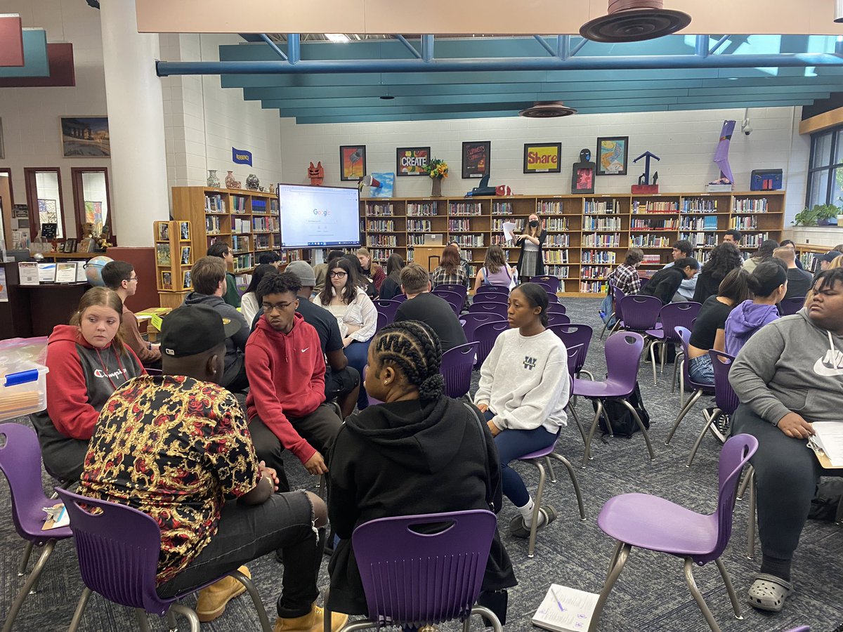 VTFT seniors presenting their education-related GSWLA senior projects! ❤️📚📝🌎