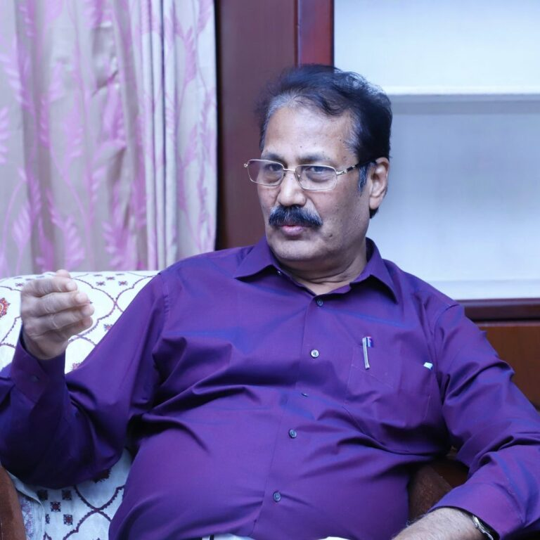 தமிழகத்தில் சட்டவிரோத பார்களை நடத்தி #கரூர்_கம்பெனி காரர்கள் தமிழகத்தின் அரசு கஜானாவுக்கு செல்ல வேண்டிய தொகையை சுருட்டிக் கொள்கிறார்கள்!

ஆளுநர் மாளிகைக்கு கொடுத்த தொகையில் 1.5 கோடிக்கு கணக்கில்லை என்று சொல்லும் அன்பு சகோதரர் பழனிவேல் தியாகராஜன் சட்ட விரோத பார்கள் மூலம்
