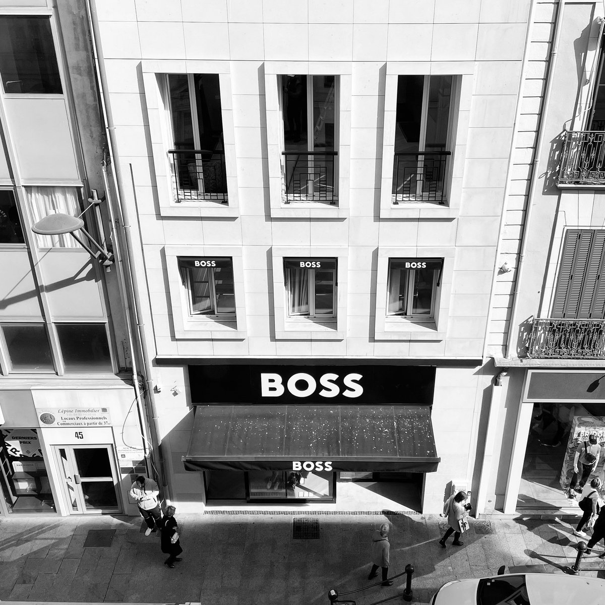 Who’s the 

#Boss #whostheboss #Cannes2023 #cotedazurfrance #shopping #cannesseries #soldes #mediterrean #frenchriviera #Cannes #France #HugoBoss #ruedAntibes #legendary