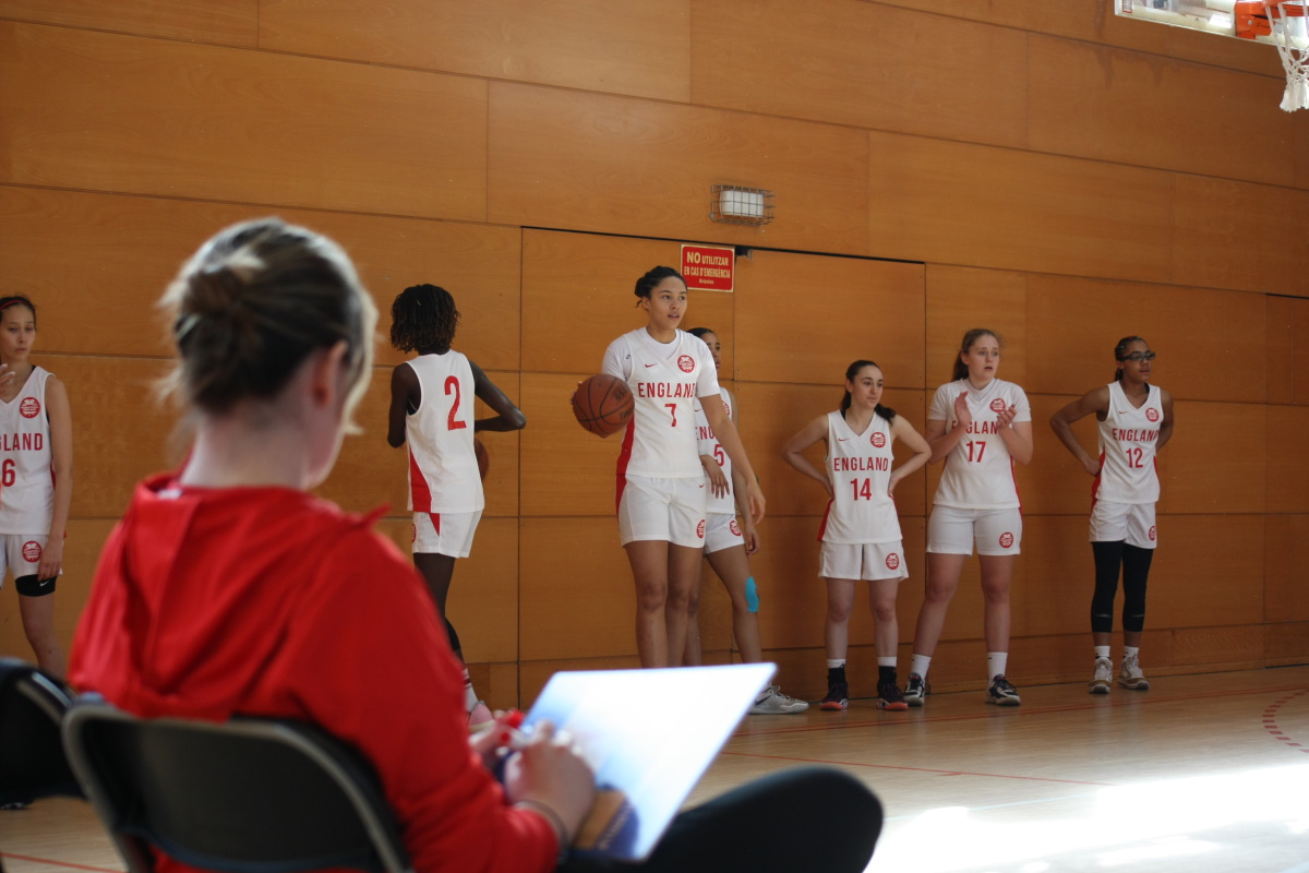 bballengland's tweet image. Latest from @Globasket:  

Eng U15B v Al Riyadi    
twitch.tv/gbk_lloretmuni…

Eng U15G v Soraluce Bergara    
m.twitch.tv/gbk_sils/home

Eng U14G v Al Riyadi  
IG Stories &amp;gt; instagram.com/bballengland/

Close loss for England U14B v Apagebask 1 in the early game, 62-64 

#GameTime