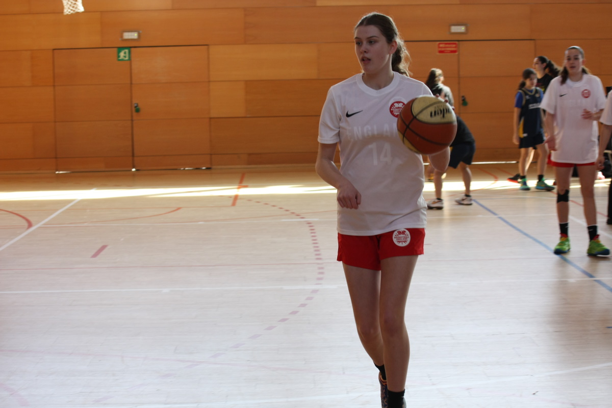 bballengland's tweet image. Latest from @Globasket:  

Eng U15B v Al Riyadi    
twitch.tv/gbk_lloretmuni…

Eng U15G v Soraluce Bergara    
m.twitch.tv/gbk_sils/home

Eng U14G v Al Riyadi  
IG Stories &amp;gt; instagram.com/bballengland/

Close loss for England U14B v Apagebask 1 in the early game, 62-64 

#GameTime