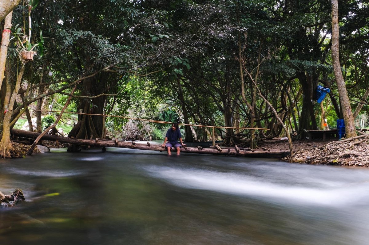 📷ให้ธรรมชาติเยียวยา กางเต็นท์ริมลำธารที่สวนผึ้ง ราชบุรี 📷 นอนแช่น้ำให้สบายใจกันที่ ไร่กุลิสรา กางเต็นท์ เพียงคนละ 100 บ.รีวิวเต็มได้ที่ th.readme.me/p/44541
โดย @พ า กั น เ ที่ ย ว : TAKE a TRIP 
เช็คดีลที่พักใน #ราชบุรี ได้ที่ คลิก  bit.ly/40aNhwK
#รีวิวที่พัก