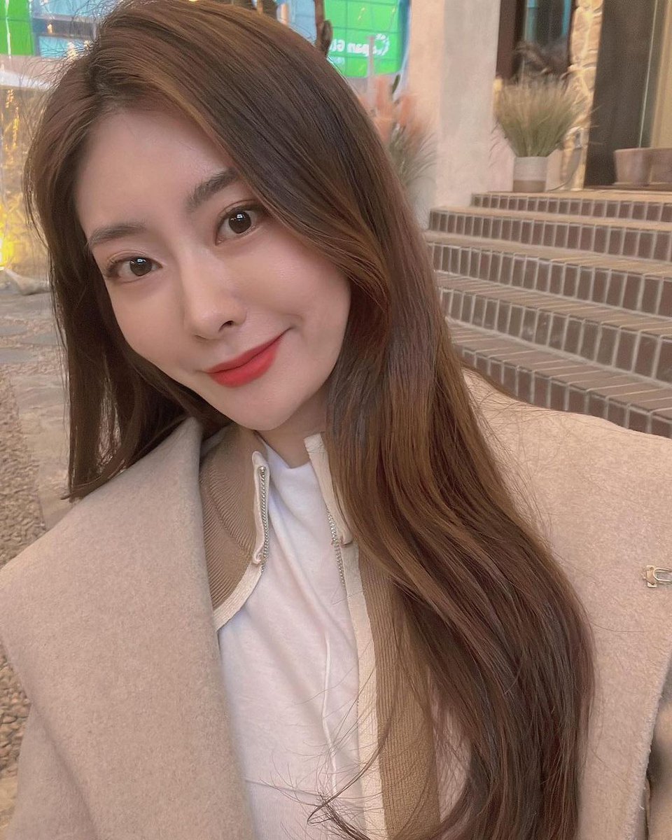 ke_hoo's tweet photo. Guess what I'm going to do, there will be a reward if you guess correctly🤭 #guess  #reward https://t.co/xrUXTDWTsj