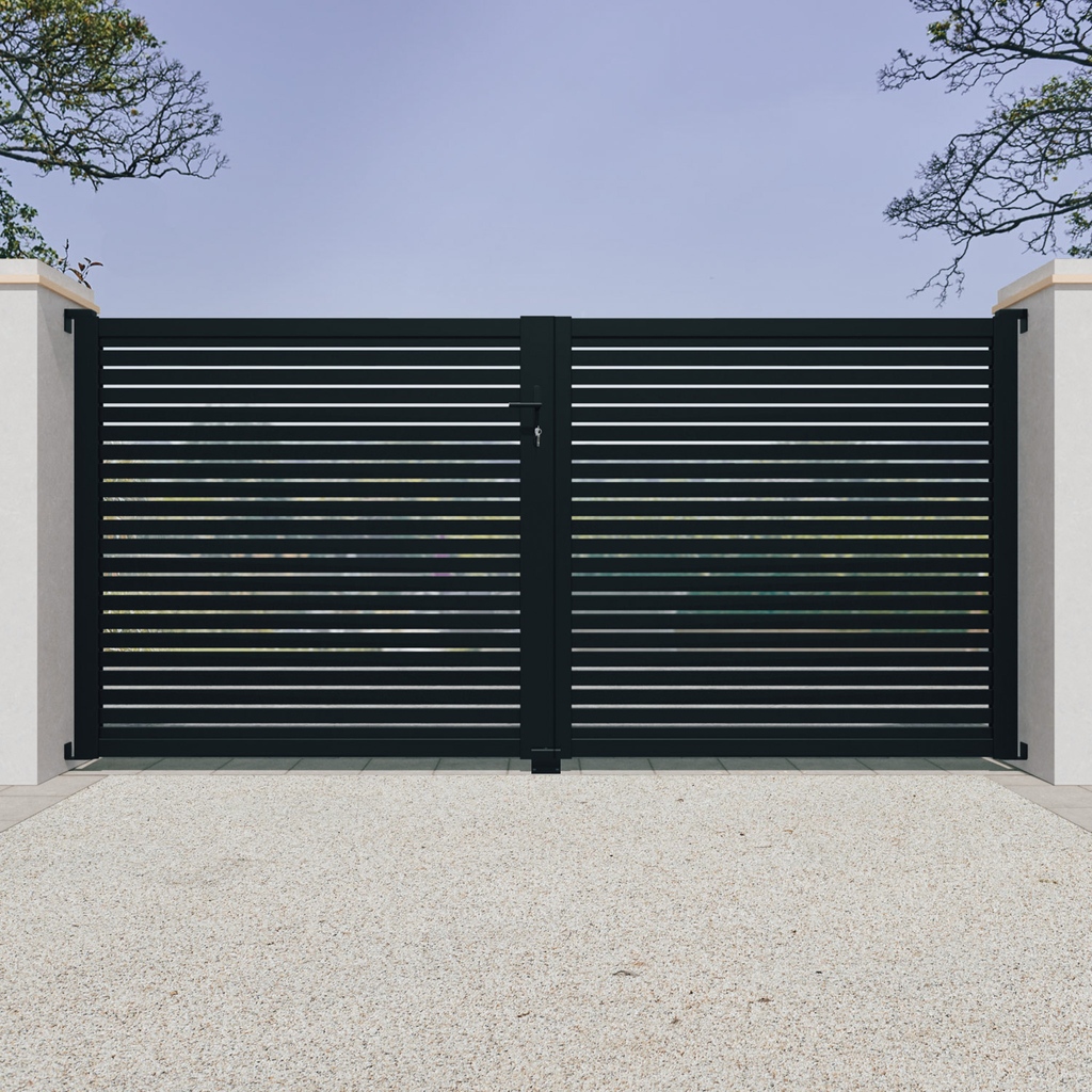 Invest in luxury and elevate your home with our fully assembled Driveway Gates! Our sleek gate designs match seamlessly with all of our fencing collections and add an extra layer of privacy and exclusivity to your property 🖤🗝️

#landscapedgardens