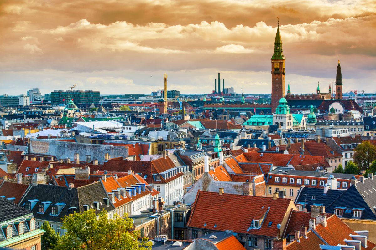 We've opened an office in Copenhagen!

Denmark are leaders in large-scale roll out of heat networks with 95% of Copenhagen heated by a heat network. We’ve opened an office here to unlock knowledge and expertise and bring it to UK projects.

#fjernvarme #heatnetworks #copenhagen