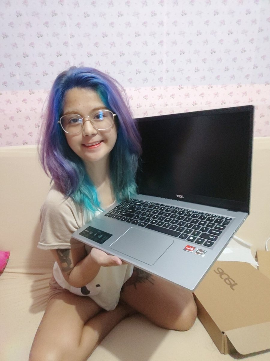 esshidoll's tweet photo. Yey! Finally got a new laptop!🥰💕
Thank you so much guys for your continuous love and support!💕

Still open for commissions just send me a DM!🥰🤗 https://t.co/lzTP0Ly0Wu