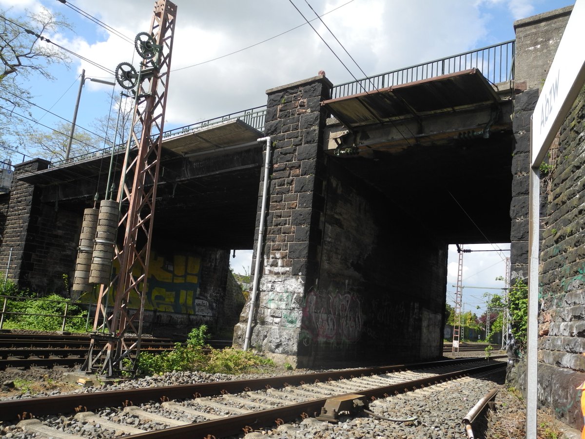 An welchen Eisenbahnstrecken in #Düsseldorf wünscht ihr euch besseren #Lärmschutz? 🚆 

Dazu läuft aktuelle eine #Umfrage des Eisenbahnbundesamtes.

👉ow.ly/KpyA50Ntz4m

📷Archivbild