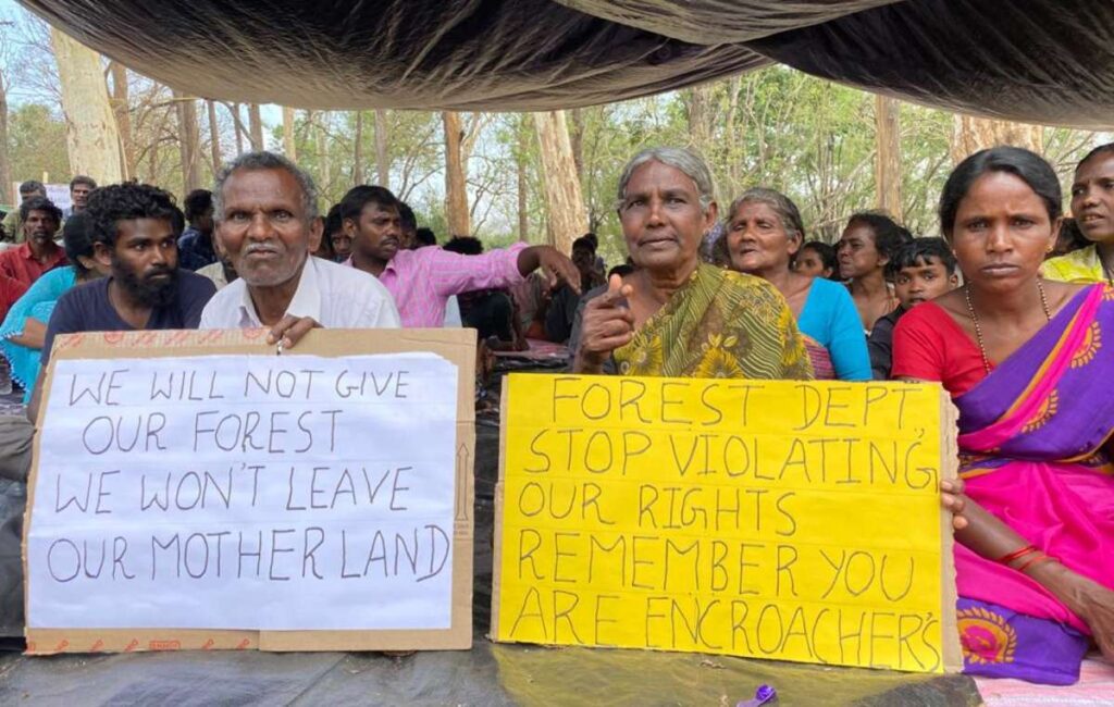 कर्नाटक: आदिवासी अधिकारों के उल्लंघन की जांच करने नागरहोल पहुंची फैक्ट फाइंडिंग टीम

#TribalKhabar #karnataka #TribalRights #NewsUpdate

tribalkhabar.in/fact-finding-t…