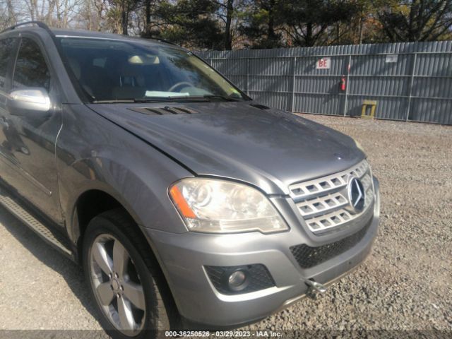GlobalAuto25's tweet image. 2010 MERCEDES-BENZ ML 350 WILL BE AUCTIONED TOMORROW WEDNESDAY 12TH APRIL MILEAGE 136K ENGINE CAPACITY 3.5LT DAMAGE MINOR DENT FRONT/BACK CURRENT BID $875 FOR MORE INFORMATION PLEASE CONTACT #GLOBAL_AUTO_SERVICE ON THIS LINES 📞+233233668275/+2347033317939