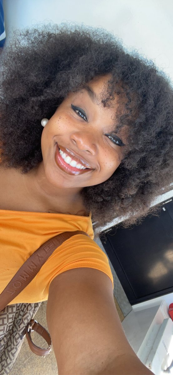 Forever_Kori's tweet photo. How it started   VS How it’s going 

🤣🤣 birthday booty pop 🥳🥳 
#ItsMyBirthday #Birthday #birthdaywishes #lovelife #ThirtyDeuce #lit #travelblogger #singer #giglife #entertainment #turnup #EarthStrong https://t.co/57ioJMyw3B