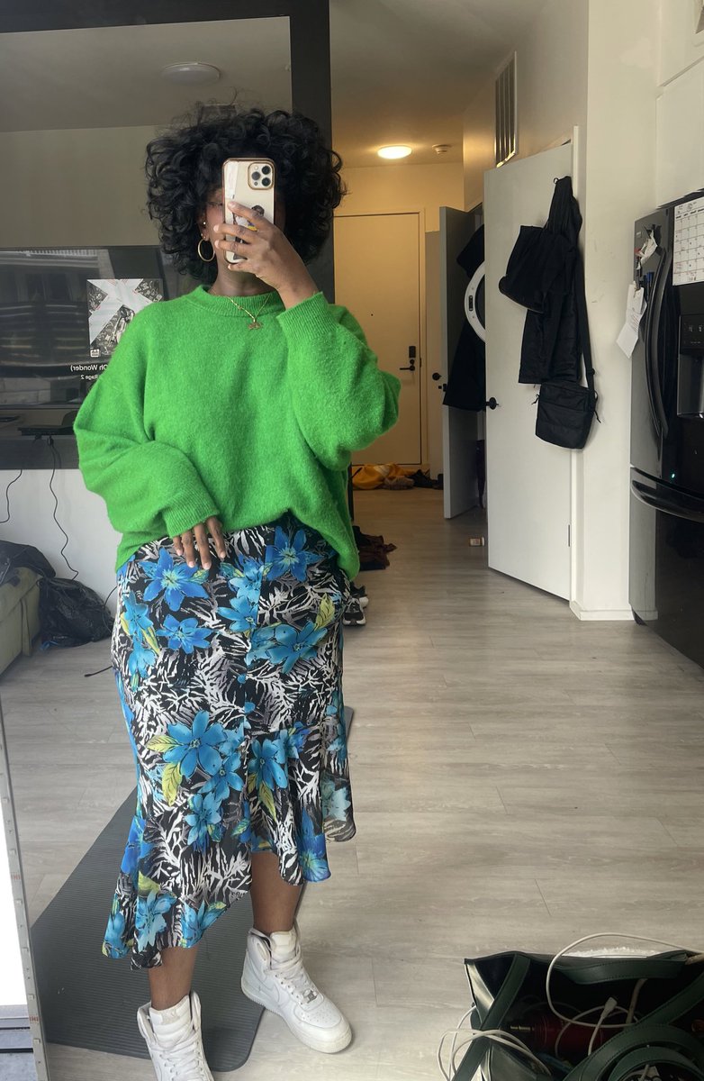 Rahellyeahh's tweet image. miss mirror pic