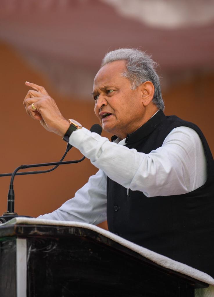 Ashok gehlot ji is doing wonderful job for people's development . He is a good leader.
#JanNayakAshokGehlot