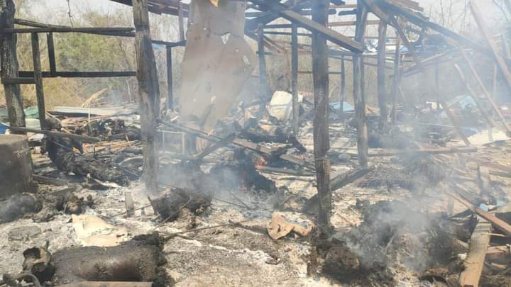 Breaking‼️‼️‼️

At least 5️⃣🅾️ people were killed and dozens were seriously injured in a military junta's air raid on Pazigyi Village in  #Kanbalu Township of #Sagaing Region on Tuesday morning around 730 AM ( 11th April 2023 ). 

 #WhatsHappeningInMyanmar