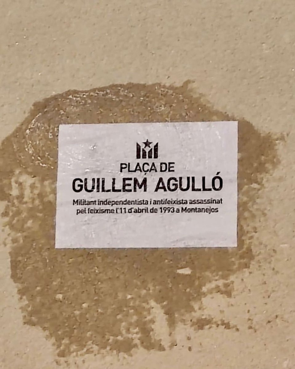 arran_spm's tweet photo. Avui fa 30 anys que Guillem Agulló va ser assassinat a mans del feixisme.

Tot aquest temps no ens ha fet oblidar-te, per això les joves de Santa Perpètua netejem l’espai públic de feixisme i et volem tenir present al poble en una plaça✊

#30anysambGuillem
#30anysambtu https://t.co/uhb3Qj8zuB