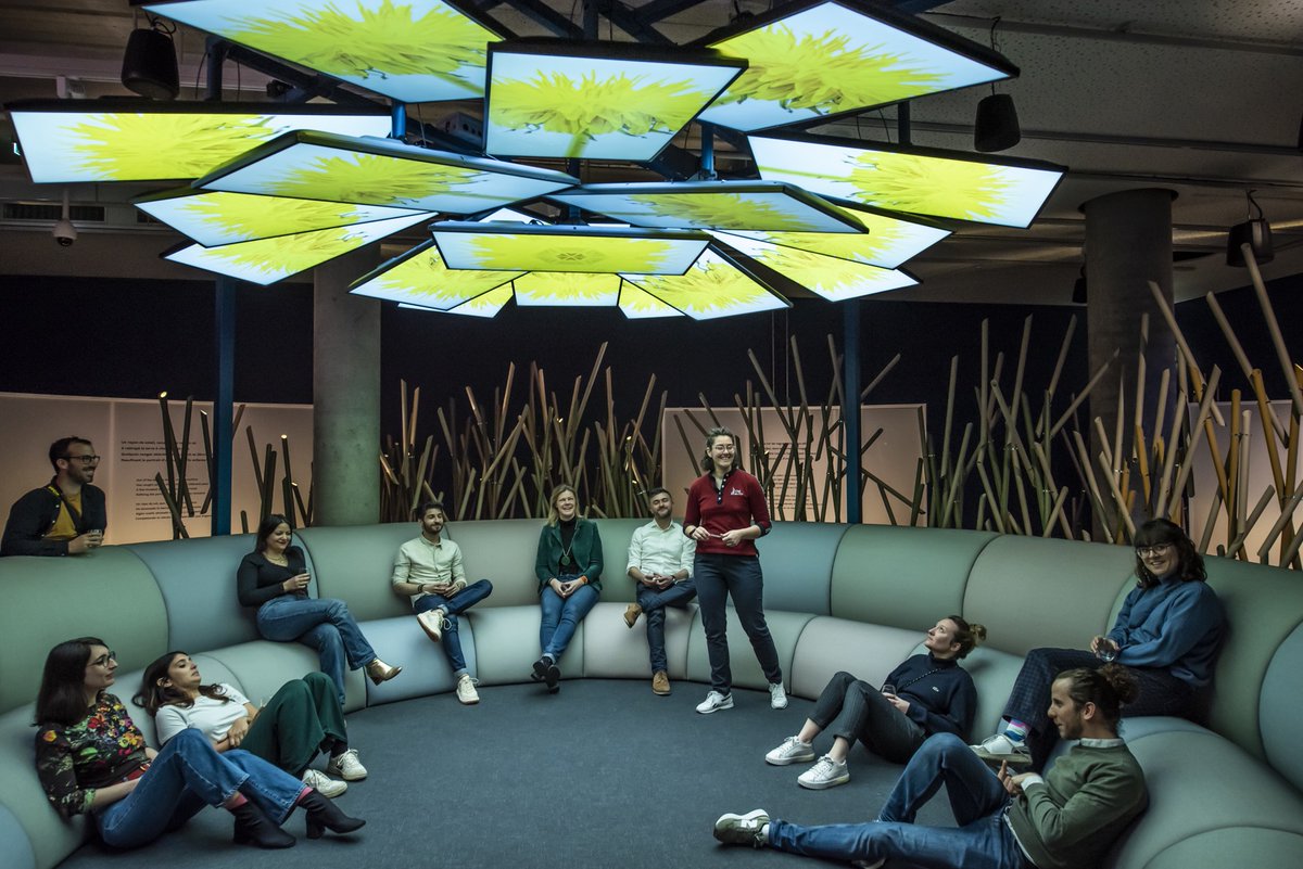 Nouveauté 🤩 <a href="/laciteduvin/">Cité du Vin</a> lance "Via Sensoria" : un parcours alliant déambulation et dégustations à travers 4 espaces immersifs représentant les 4 saisons 🌹 Vous avez jusqu'au 5 novembre pour en profiter 🍇 #Bordeaux © Loïc Lagarde &amp; Anaka