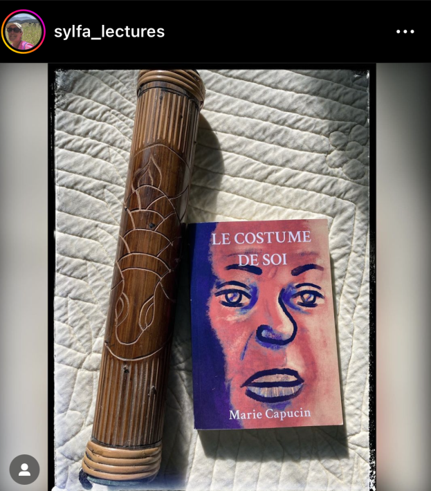 MarieCapucin's tweet photo. Avis et 📷 @sylfa_lectures 🙏 
"🇫🇷 DÉPAYSANT 🇨🇬 
(...) Récit profondément humain. J’ai aimé la plume de Marie Capucin qui retrace délicatement la difficulté de transmettre sa culture, évoque le poids des non-dits et aborde l’amour filial. " 
#avislecture #roman #voyage https://t.co/H2xKmF6MT5