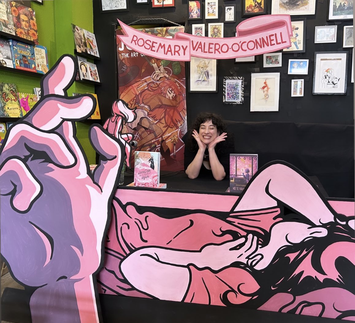 Completely and utterly blown away by the incredible hand painted display and wonderfully warm welcome that @delirioenlaweb gave me yesterday! If you’re ever near Madrid go straight to their shop, I’ve never met anyone so devoted to comics and the community they can foster 🥹💓