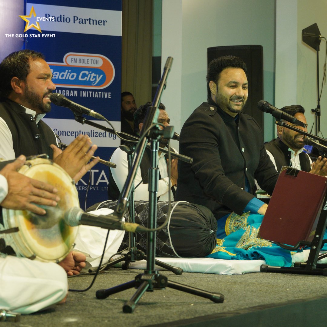 TheGoldStar01's tweet photo. The Gold Star Events organised a "Prathaa" event on at Shri Satya Sai Auditorium which is performed by @wadaliofficial
Follow @TheGoldStar01 
#goldstarevents #eventplanner  #sufimusic #qawali #lakhwinderwadali #eventdecor #decoration #event #concert #urdupoetry #eventproduction https://t.co/oo10klvpFP