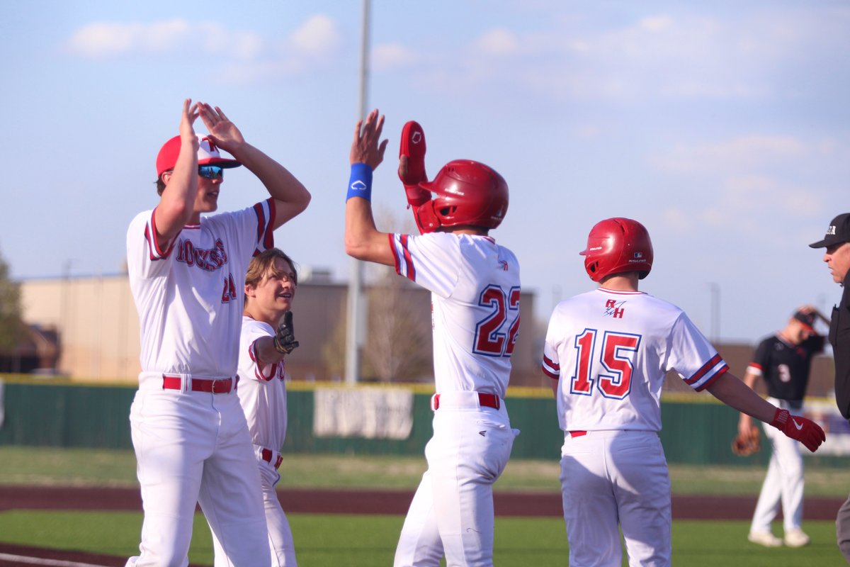 ChuckChaneyBCTG's tweet photo. "That's what we always talk about the only thing that is acceptable is a split and they've take care of that," JD Hand said

@AHSOrioleBsb scored 8 runs in 6th &amp; 7th innings to give Rose Hill their first loss and make a statement with the split. 

https://t.co/0fdm9MlVeN #kspreps https://t.co/StUKWHmgst