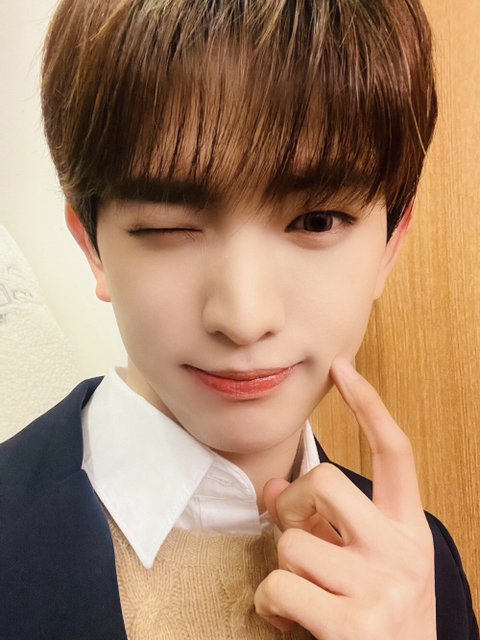 TPST_fancafe's tweet photo. 220306 [🐻 LEW POST]
🍀—̳͟͞͞♡MONDAY! ꉂ🐻

▶️ https://t.co/76ujkBD7Wc

#TEMPEST #템페스트 #LEW #루 https://t.co/tRfbRrDtWl