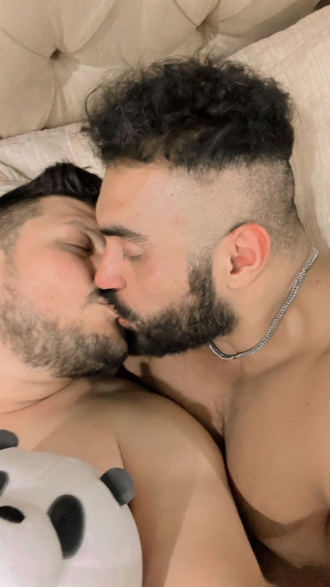 vatomamonactivo's tweet photo. @theonlyinleb @Fernandoremix34 @EncuentroGayMty Jajaja no que se andaba casando Fernando con Tavo jajajaj puerca https://t.co/86p5ZHnOBQ