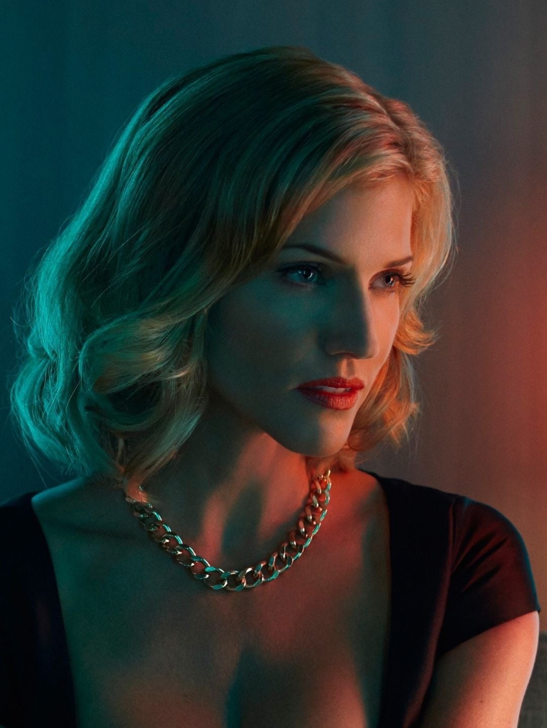 Happy Birthday to Canadian actress, Tricia Helfer.
(April 11, 1974). 