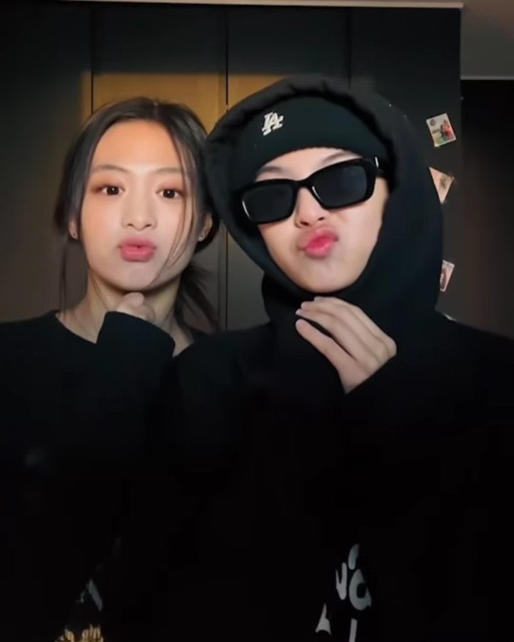 hyjolly's tweet image. I love their friendship 💜

#AHYEON #CHIQUITA