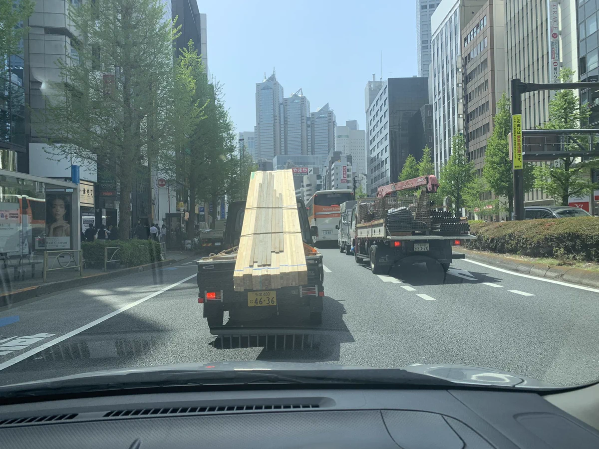 マジで怖すぎる。ロープは振動で緩むからこの状態で走らないでくれ。