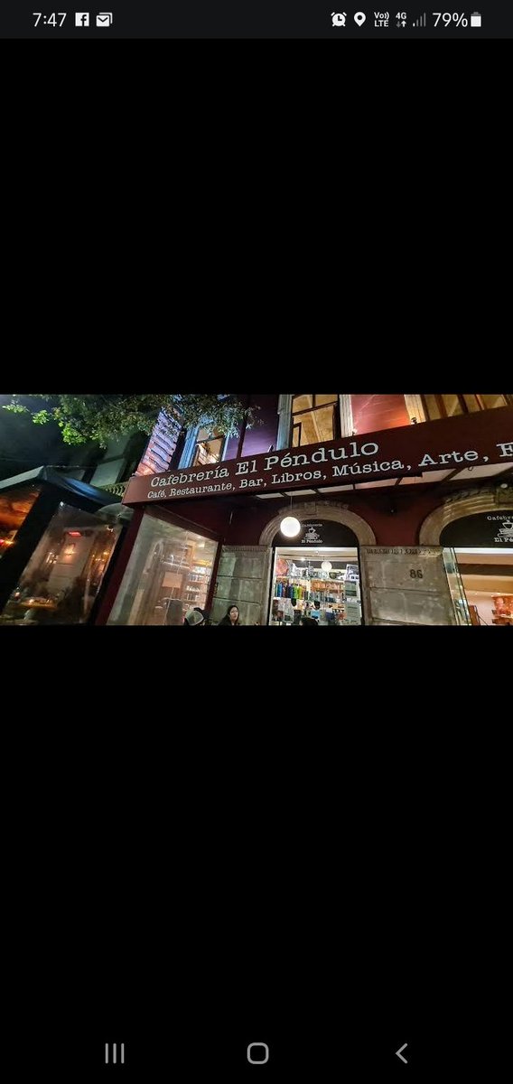 AlaJonh's tweet photo. Hace una semana me tocó salir de Cafebreria el Péndulo, por la alerta sísmica. https://t.co/EA1NDq3lEK