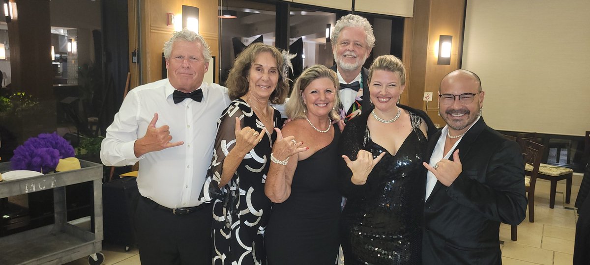I'm working with the ProArts Playhouse in Kihei to create a new strategic plan. What an awesome group! Maui is blessed to have so many talented performers and I'm enjoying meeting with leaders of the local theater community.

#maui #hawaii #hawaiinonprofits #aloha