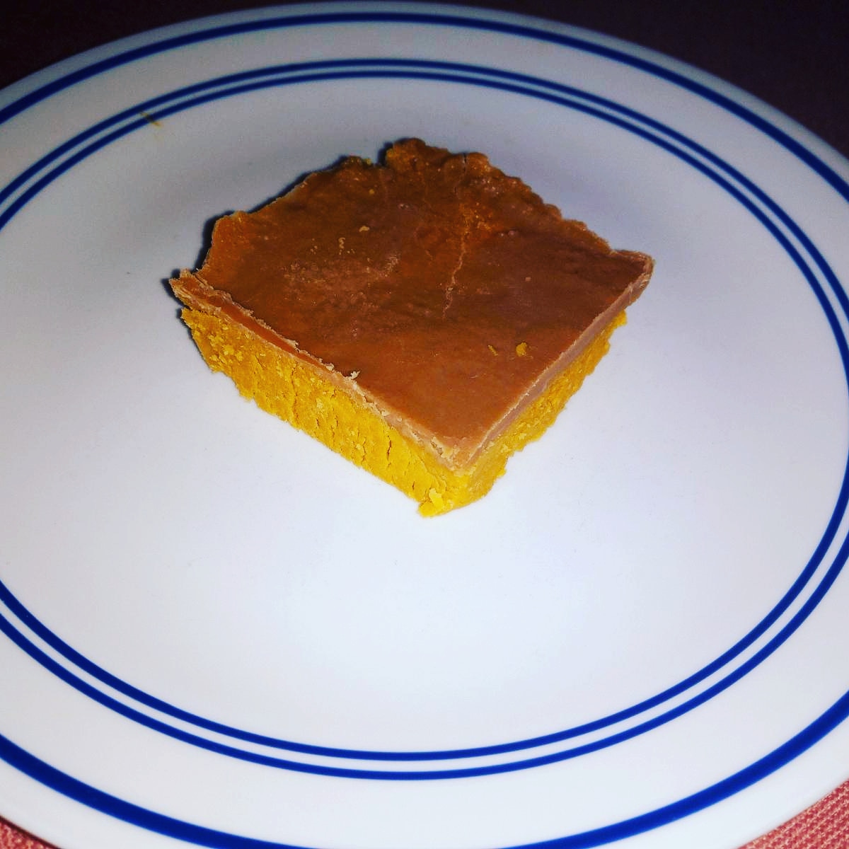 schoenhol's tweet photo. Jen Jens salted Caramel peanut butter bars. A little more decadent than the ones I had in my school cafeteria as a kid. https://t.co/h5Pw3KQjJI
