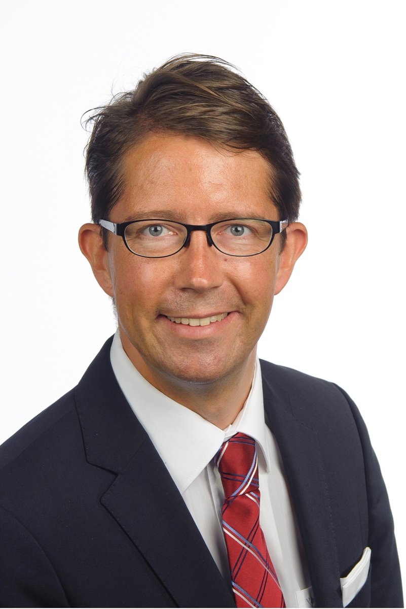 IREBS1's tweet image. #IREBS-Alumni stellen sich vor:
Prof. Dr. Michael Trübestein #FRICS ist Initiator und Studiengangleiter des MScRE an der #HochschuleLuzern. Er wurde 2008 an der IREBS in #Regensburg promoviert.
Mehr Informationen: irebs.de/newsroom/detai…