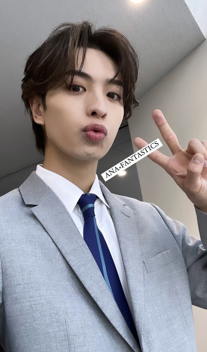 어우잘생겼어..