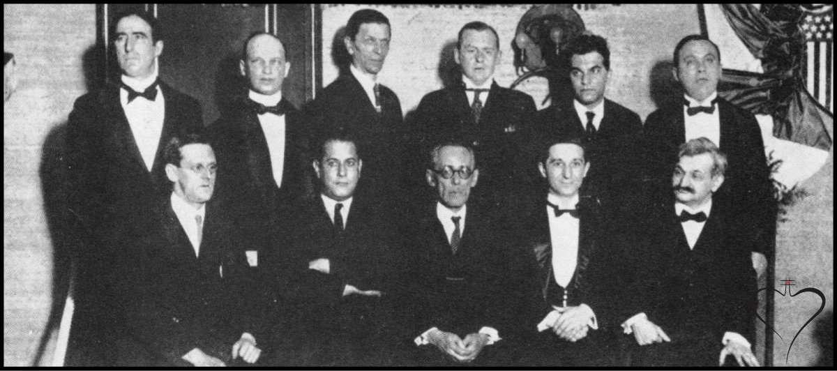 Chess Master Tournament. New York, 1924. From left to right - Standing: Frank Marshall, Savielly Tartakower, Géza Maróczy, Alexander Alekhine, Richard Réti, Efim Bogoljubow. Sitting: Frederick Yates, José Raúl Capablanca, Dawid Janowski, Edward Lasker, Emanuel Lasker. #Chess