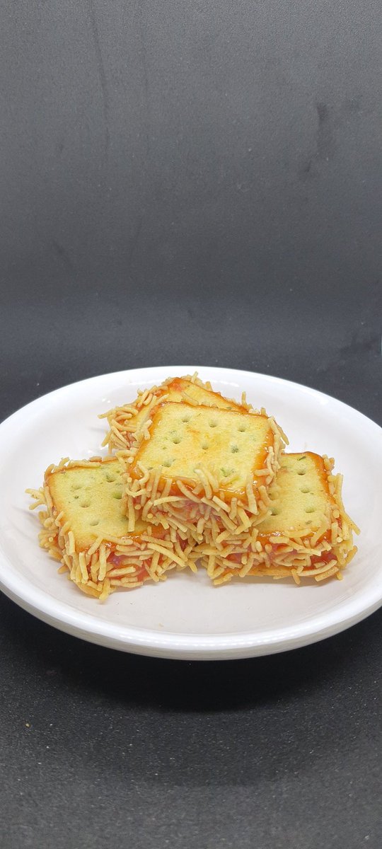 banidayaldhir's tweet image. Craving a delicious snack but short on time? Check out how I whipped up this mouth-watering biscuit snack in just 5 minutes! 😍🍪 #QuickSnack #BiscuitLove #EasyRecipe #snacks
youtube.com/shorts/eerW_WQ…