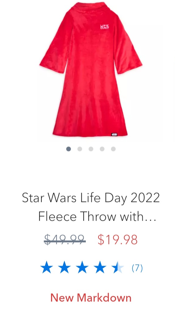 Zholayne's tweet photo. @TheJennTracker @thetimtracker the life day snuggie is on sale at shop Disney https://t.co/pd9BdLsM0E